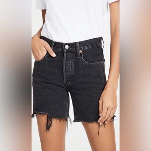 Levi’s 501 mid thigh shorts